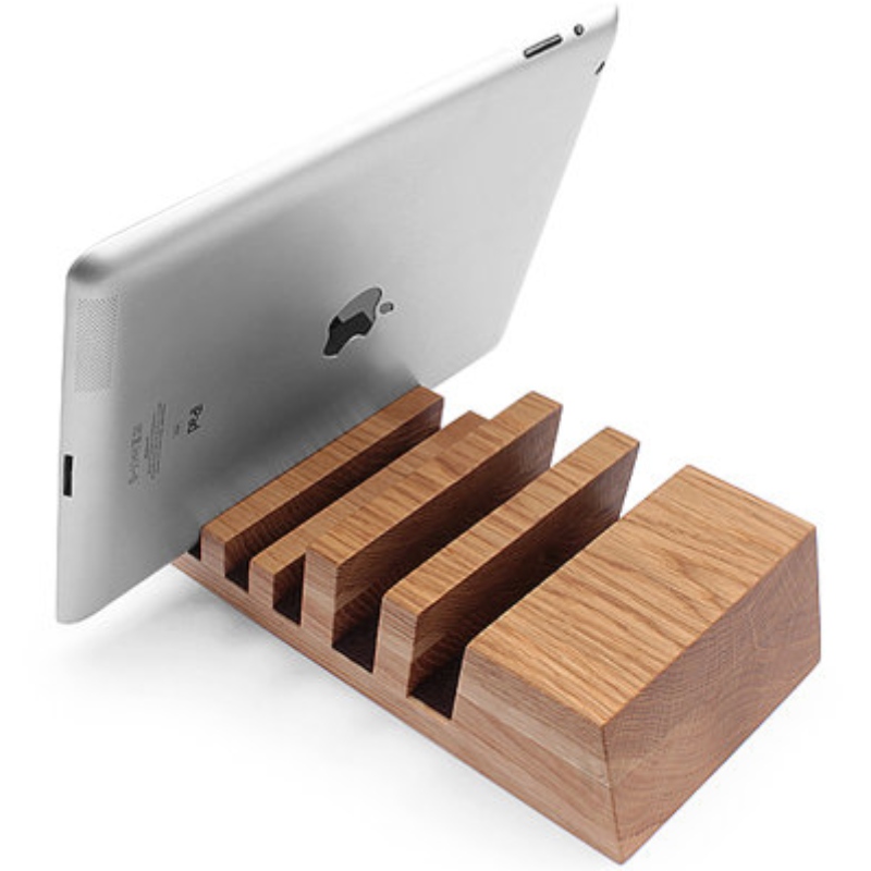 Multiple Charging Station Organizer in Natural Oak Wood for 5 Devices